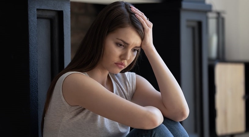 Woman with depression during Kratom withdrawal.