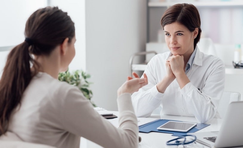 Doctor talking to a patient about Norco withdrawal.